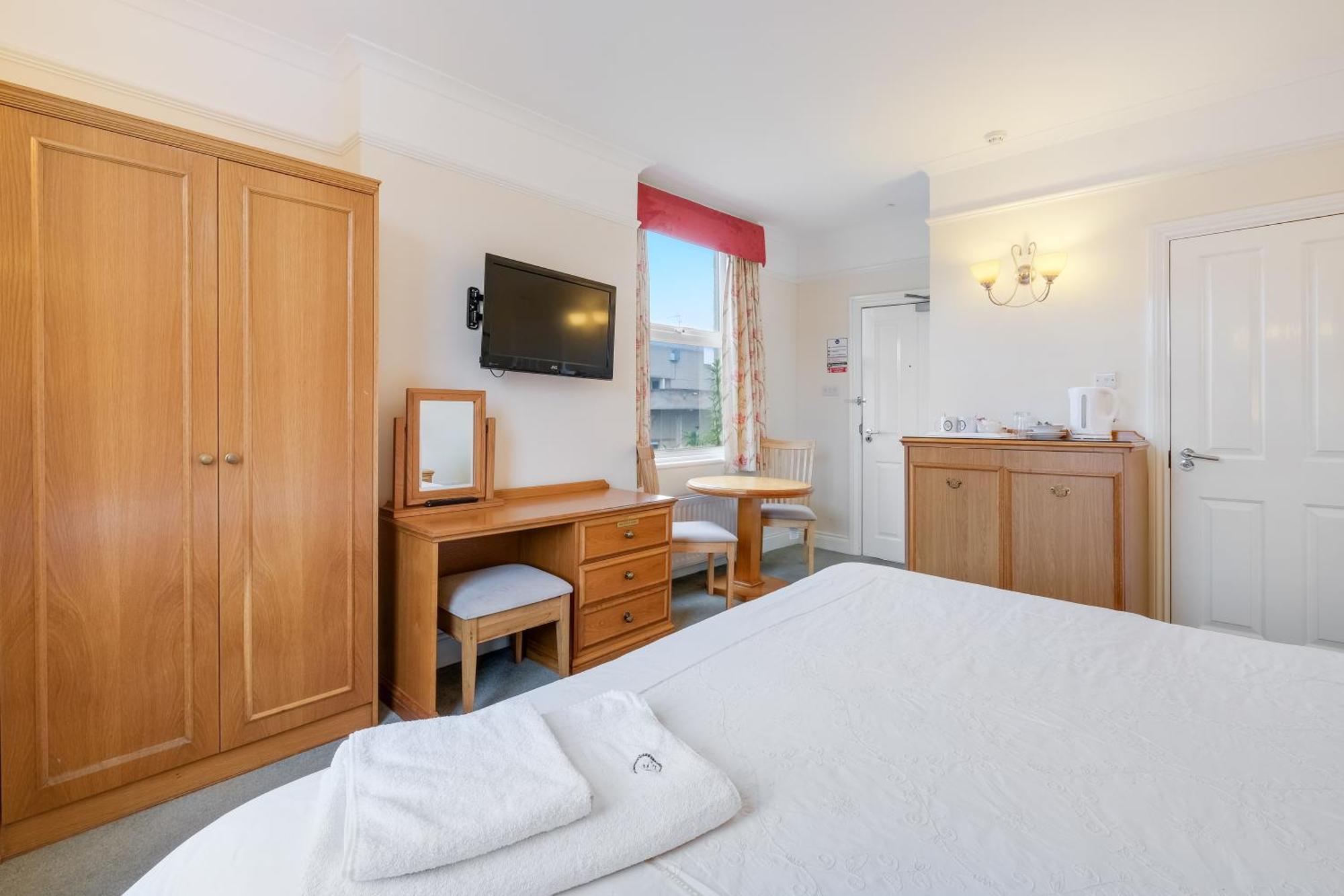 Charles House - Windsor Castle Hotel Kültér fotó