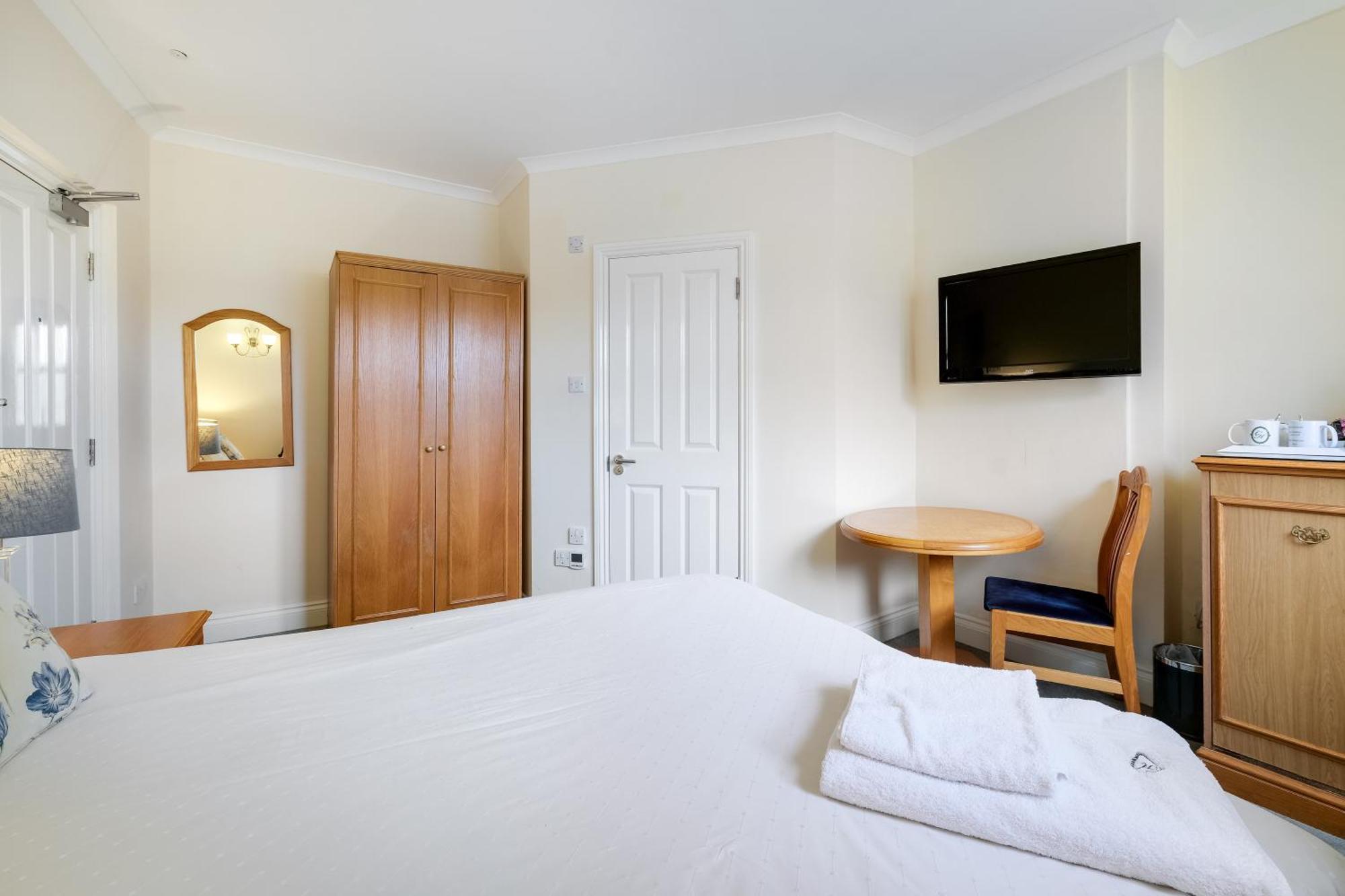 Charles House - Windsor Castle Hotel Kültér fotó